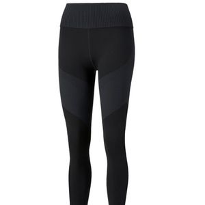 Puma training leggings, they are a size Medium!!!